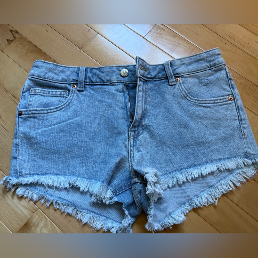 Lulu's Sky Blue Frayed Jean Shorts